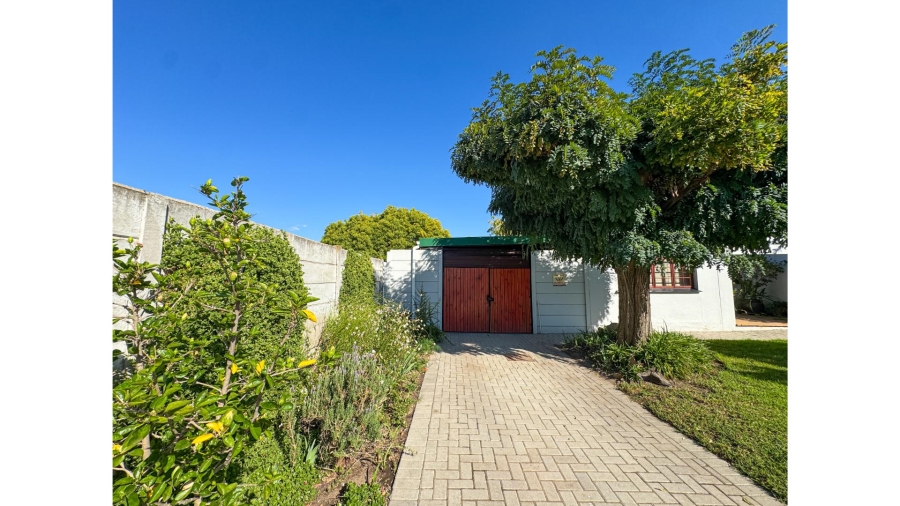 3 Bedroom Property for Sale in Prince Alfred Hamlet Western Cape